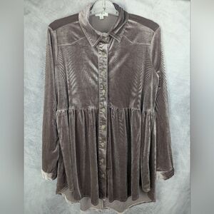 Umgee Size Small Button Down Tiered Blouse Long Sleeve Cappuccino  Velvet